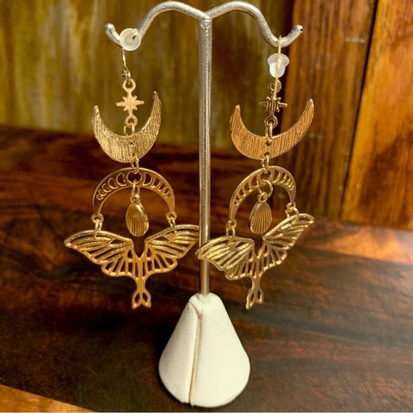 Boho Moon Phaze Moth Star Dangler Earrings - Picture 4 of 5